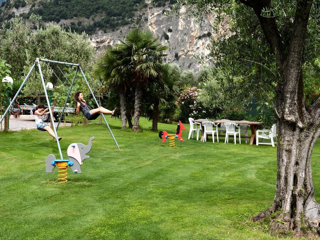 Park Hotel Eden Torbole Sul Garda Dış mekan fotoğraf