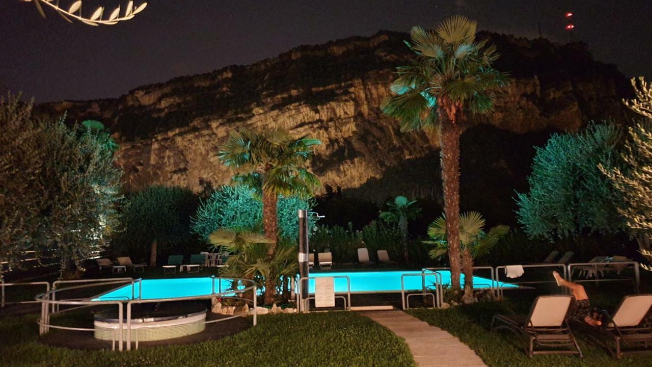 Park Hotel Eden Torbole Sul Garda Dış mekan fotoğraf